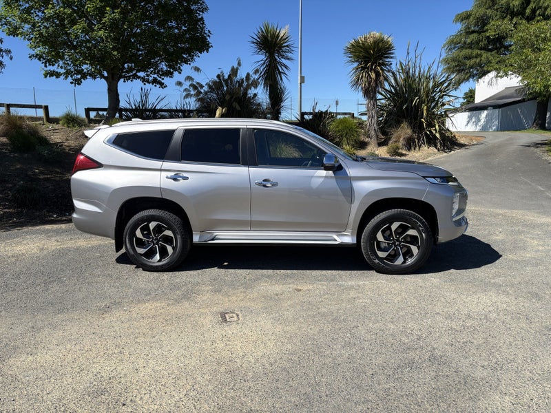 2026 Mitsubishi Pajero Sport VRX 2.4D/4WD/8AT 7... image 3