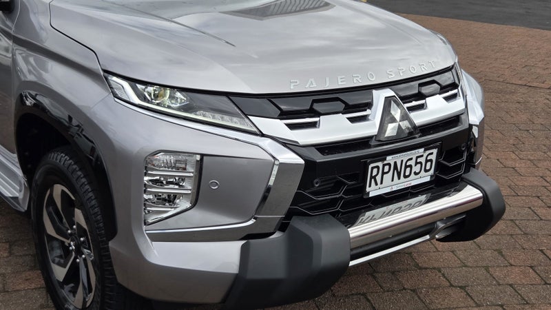 2026 Mitsubishi Pajero Sport VRX 2.4D 4WD AUTO image 2