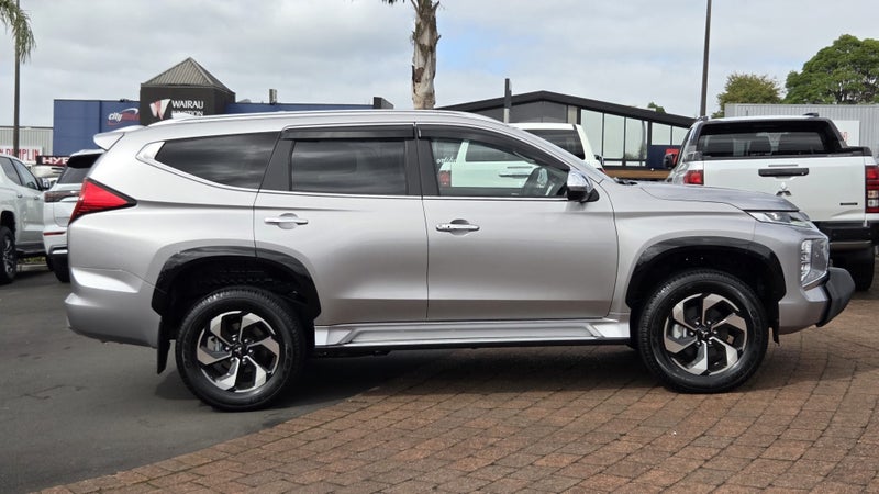 2026 Mitsubishi Pajero Sport VRX 2.4D 4WD AUTO image 3