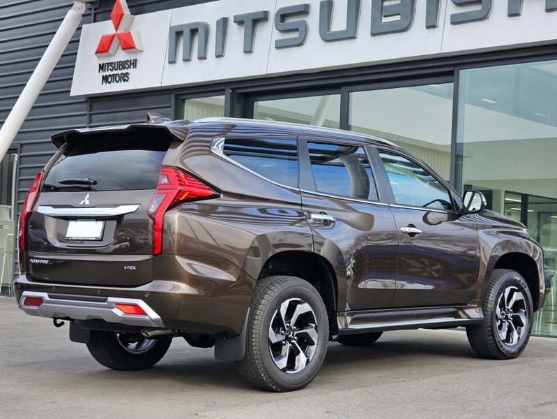 2026 Mitsubishi Pajero Sport VRX 4WD 2.4D image 5