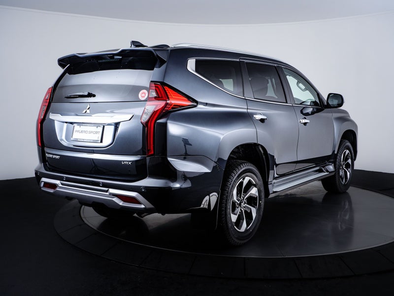 2026 Mitsubishi Pajero SPORT VRX 4WD 7 SEATER image 3