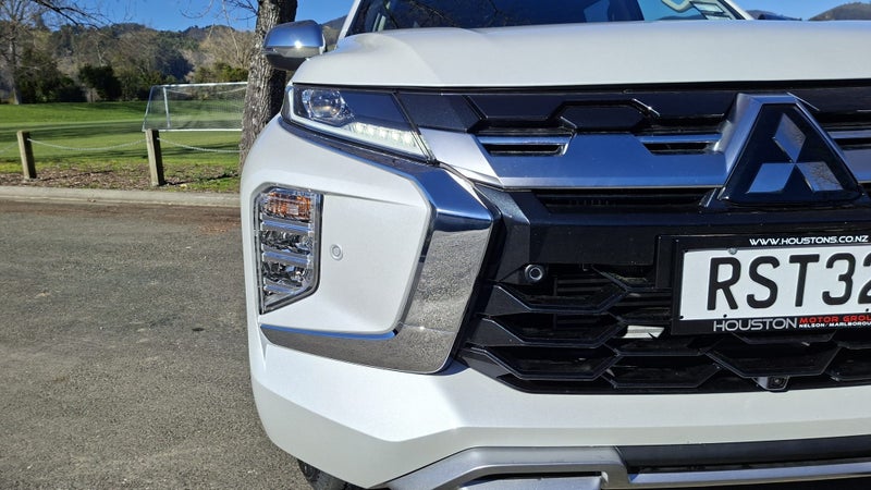 2026 Mitsubishi Pajero Sport VRX 4WD - Ring us... image 2