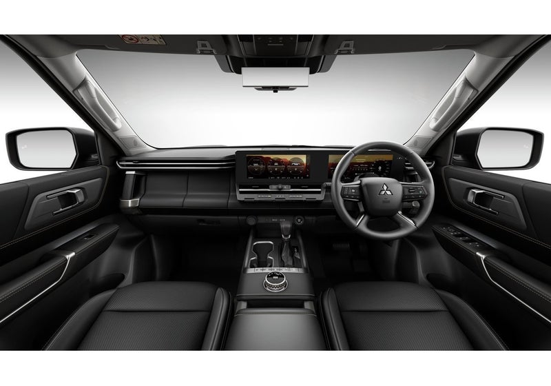 2026 Mitsubishi Pajero VRX 4WD image 3
