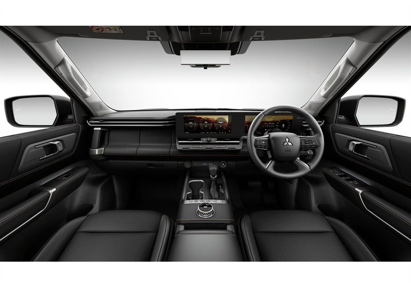 2026 Mitsubishi Pajero VRX image 3