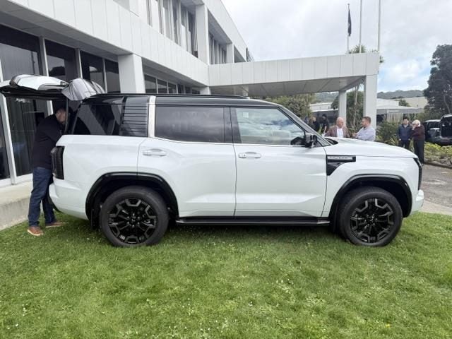 2026 Mitsubishi Pajero VRX image 4