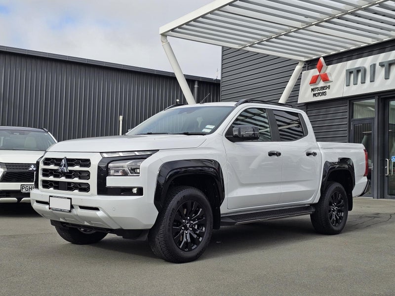 2026 Mitsubishi Triton 4WD VRX AUTO image 3