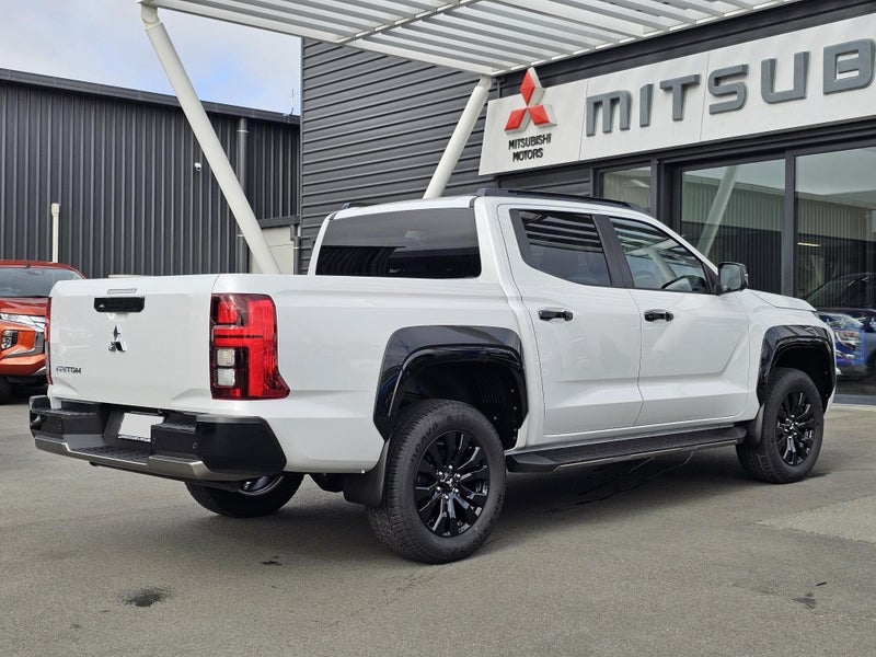 2026 Mitsubishi Triton 4WD VRX AUTO image 4