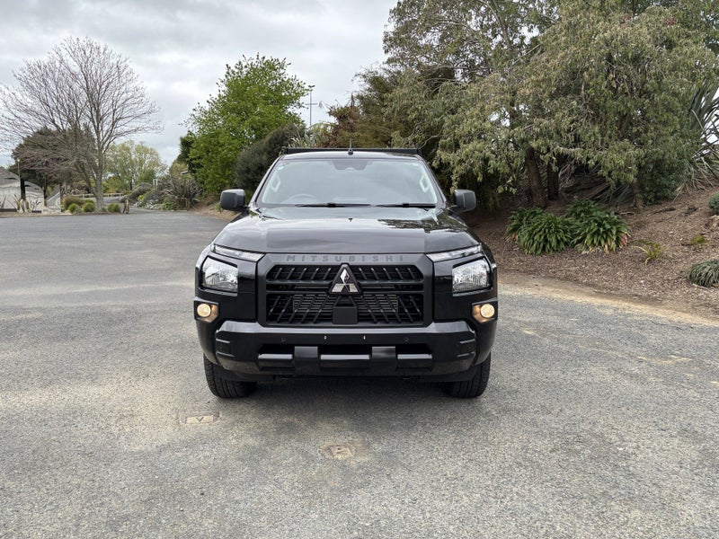 2026 Mitsubishi Triton CC C GLX 4WD 6AT 2.4 4X4... image 2