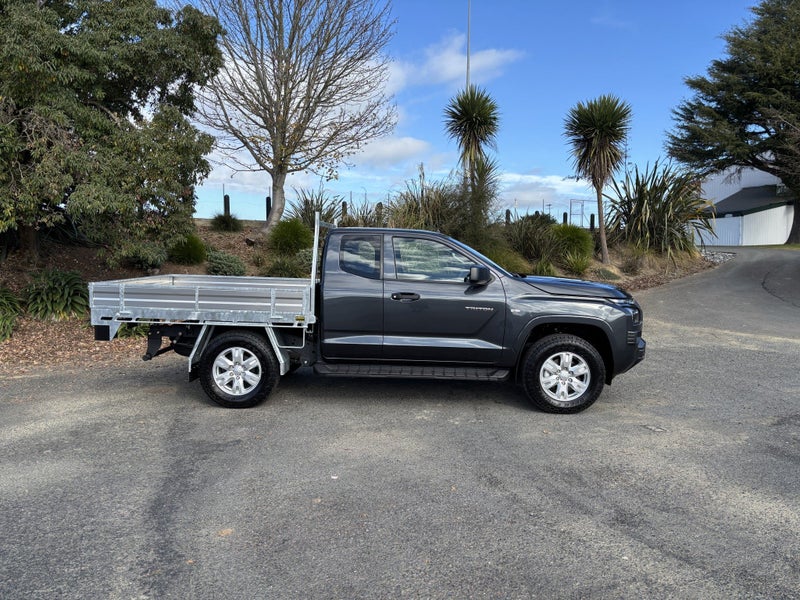 2026 Mitsubishi Triton CC CHASSIS GLX 4WD 6AT 2... image 3