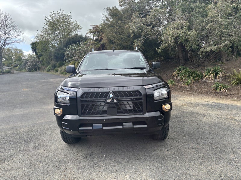 2026 Mitsubishi Triton CC CHASSIS GLX 4WD 6AT 2... image 2