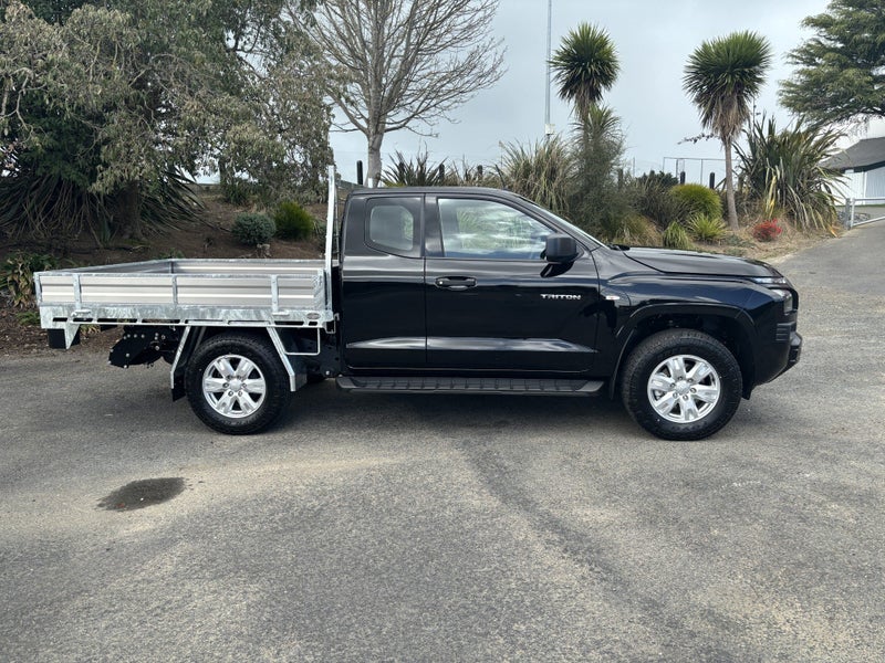 2026 Mitsubishi Triton CC CHASSIS GLX 4WD 6AT 2... image 4