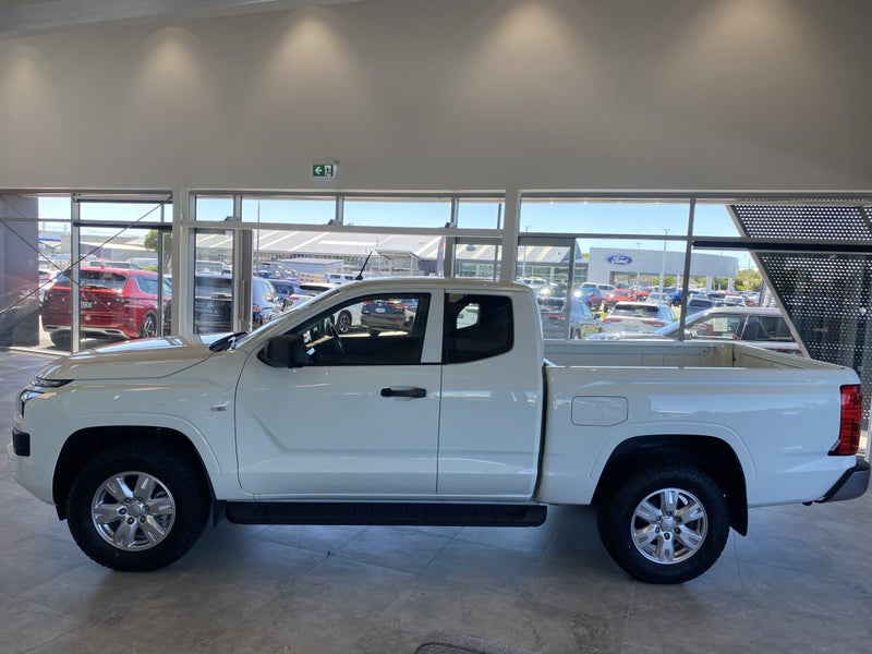 2026 Mitsubishi Triton CC WS 2.4D GLX 4WD 6AT image 4