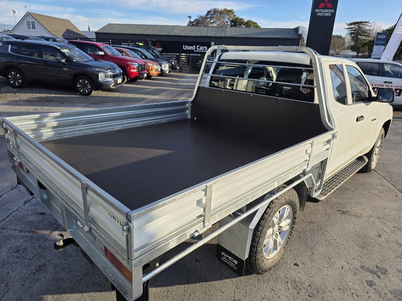 2026 Mitsubishi Triton Club Cab Chassis GLX 4WD... image 2