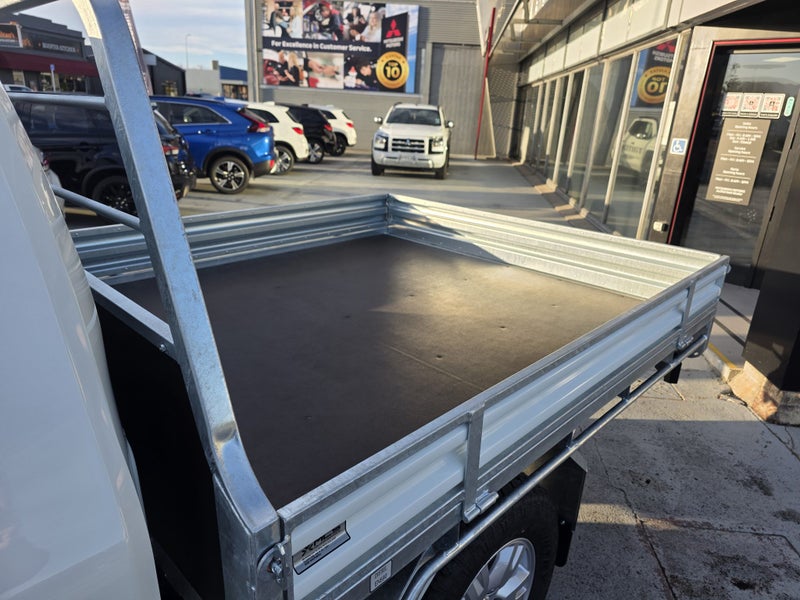 2026 Mitsubishi Triton Club Cab Chassis GLX 4WD... image 5