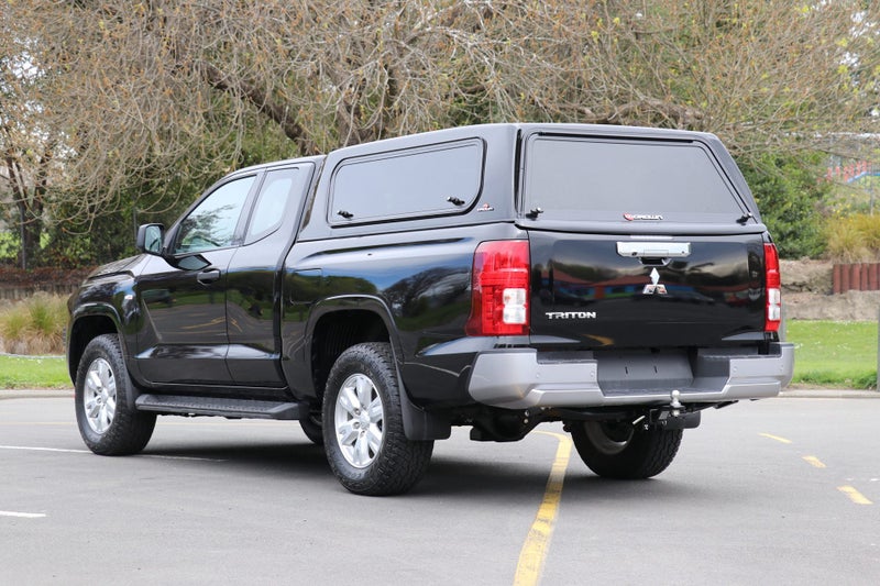 2026 Mitsubishi Triton Club Cab GLX 4WD 6AT 2.4DT image 2