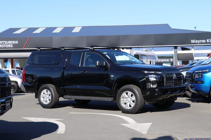2026 Mitsubishi Triton Club Cab GLX 4WD 6AT 2.4DT image 5