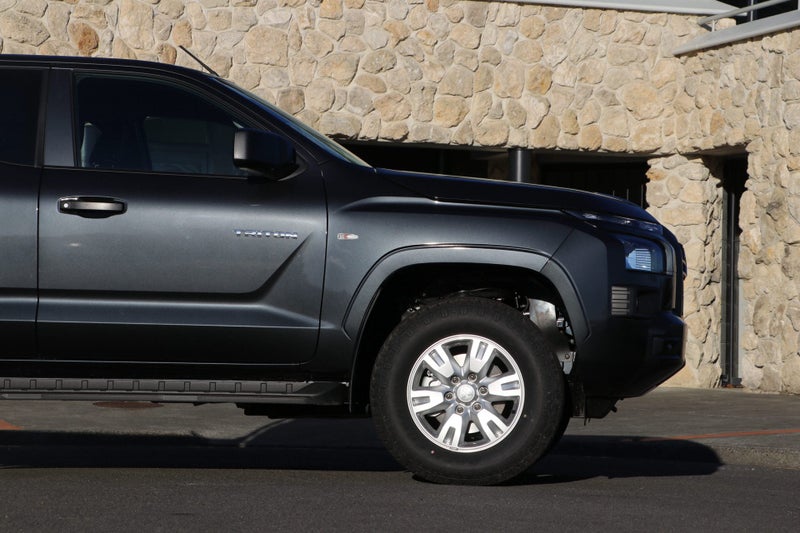 2026 Mitsubishi Triton Club Cab GLX Flat Deck 4WD image 4