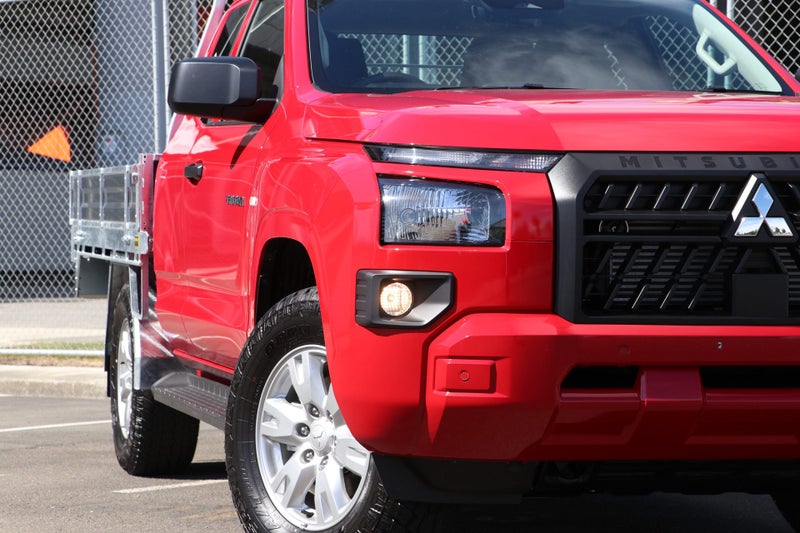 2026 Mitsubishi Triton Club Cab GLX Flat Deck 4WD image 5