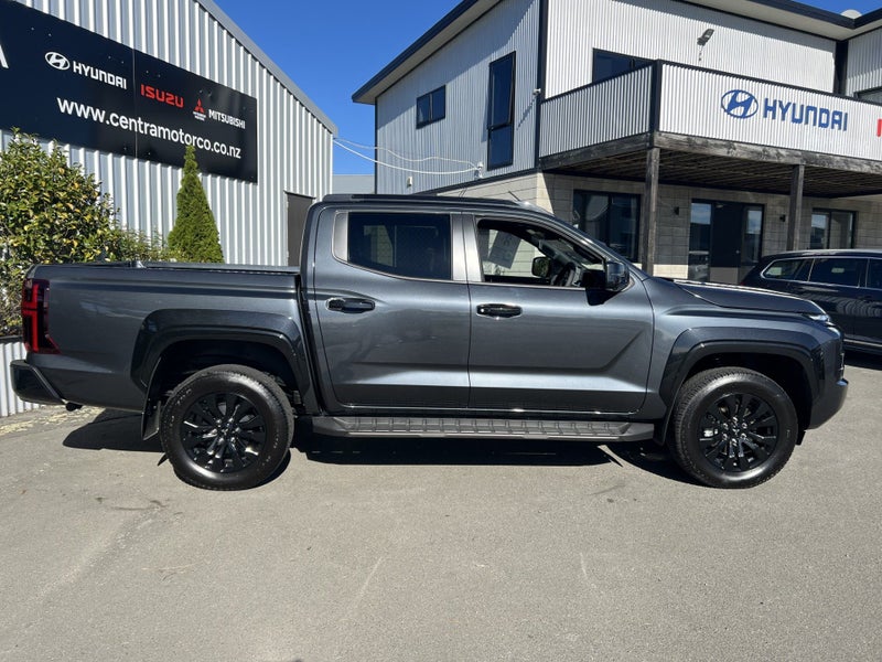 2026 Mitsubishi Triton DC 2.4D VRX 4WD 6AT image 2