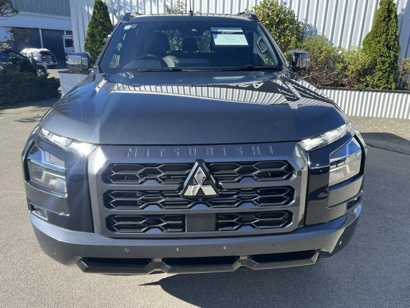 2026 Mitsubishi Triton DC 2.4D VRX 4WD 6AT image 3