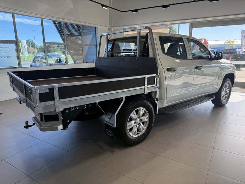 2026 Mitsubishi Triton DC CH 2.4D GLX 4WD 6AT image 3