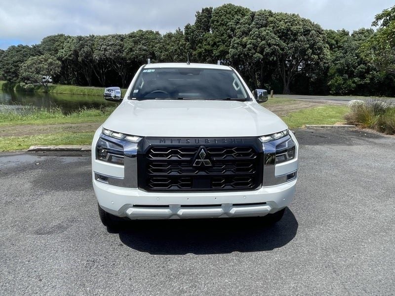 2026 Mitsubishi Triton DC CH 2.4D GLXR 2WD 6AT image 3