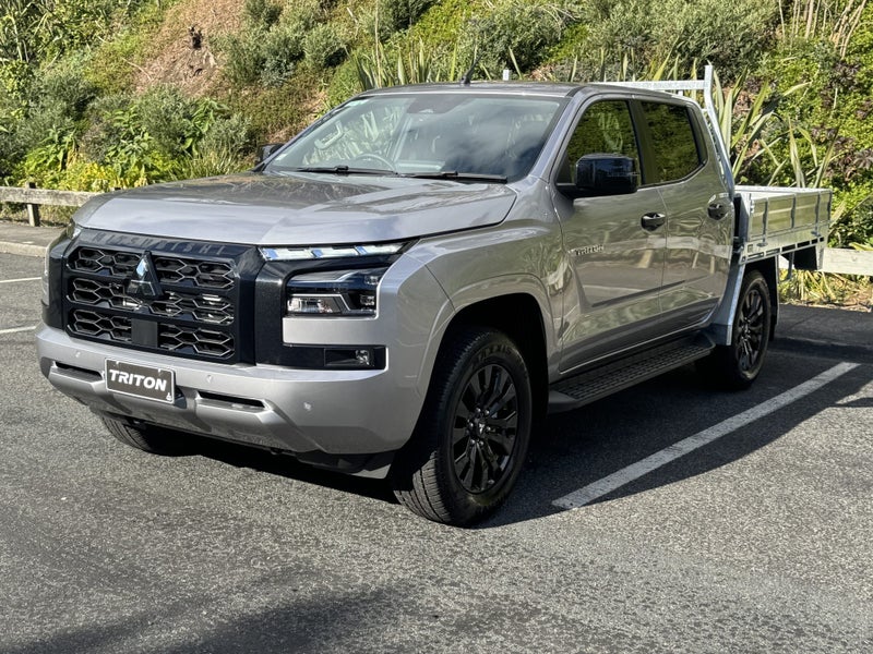2026 Mitsubishi Triton DC CH 2.4D GLXR 4WD 6AT image 4