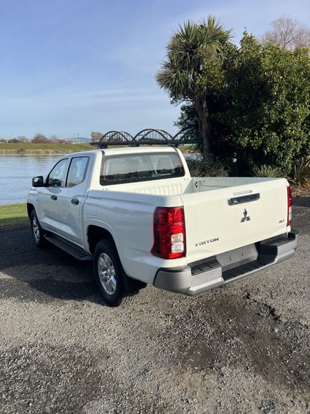 2026 Mitsubishi Triton DC GLX 2WD 6AT image 3