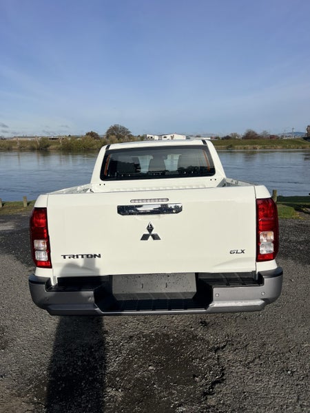 2026 Mitsubishi Triton DC GLX 2WD 6AT image 4