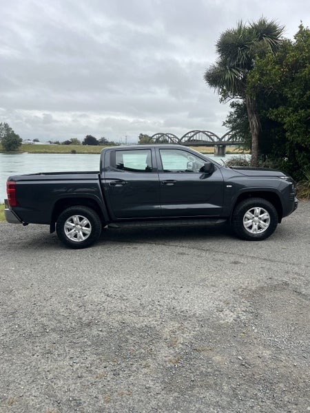 2026 Mitsubishi Triton DC GLX 4WD 6AT image 3