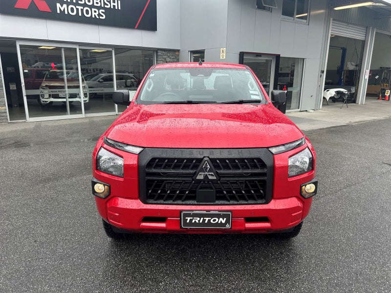 2026 Mitsubishi Triton DC GLX 4WD 6AT image 3