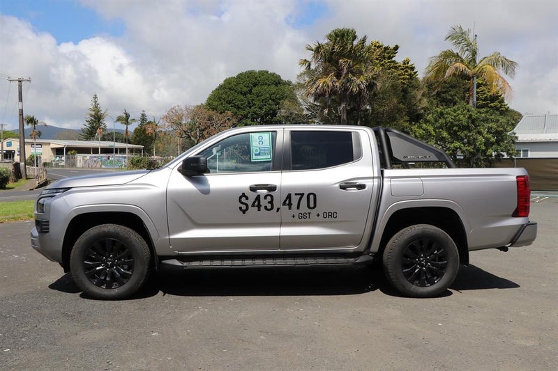 2026 Mitsubishi Triton DC GLX SPORT 4WD 6AT image 4