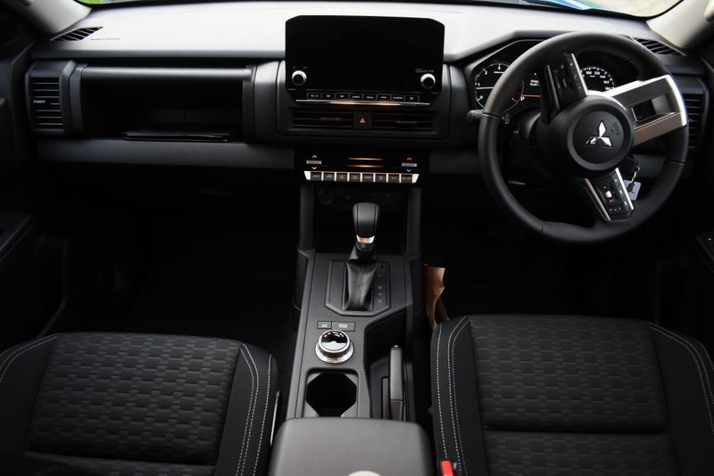 2026 Mitsubishi Triton Dc GLX Sport 4WD 6At image 3