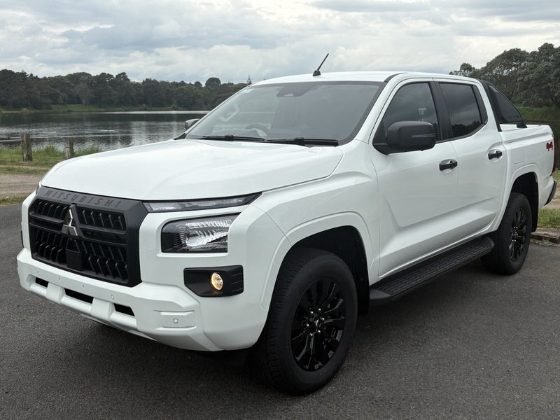 2026 Mitsubishi Triton Dc Glx Sport 4Wd 6At image 3