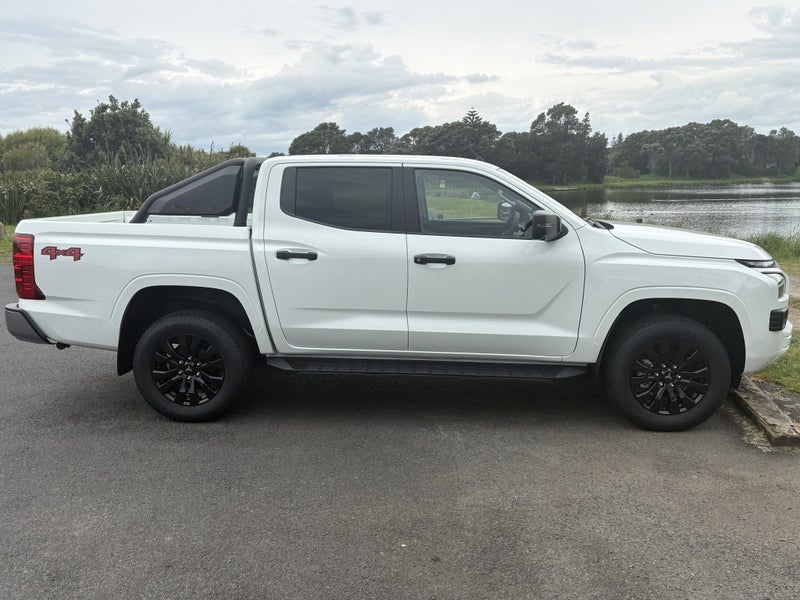 2026 Mitsubishi Triton Dc Glx Sport 4Wd 6At image 4