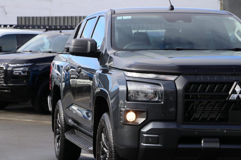2026 Mitsubishi Triton Dc GLX Sport 4WD 6At image 4