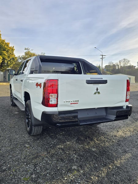 2026 Mitsubishi Triton DC GLX Sport 4WD 6AT image 3