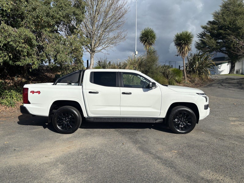 2026 Mitsubishi Triton DC GLX SPORT 4WD 6AT AUT... image 3