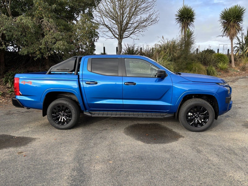 2026 Mitsubishi Triton DC GLX SPORT 4WD 6AT AUT... image 3