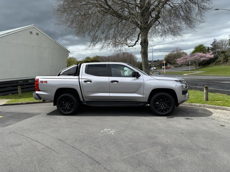 2026 Mitsubishi Triton DC GLX SPORT 4WD 6AT AUT... image 3