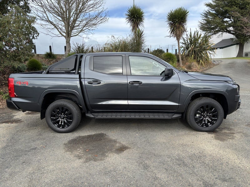 2026 Mitsubishi Triton DC GLX SPORT 4WD 6AT AUT... image 3