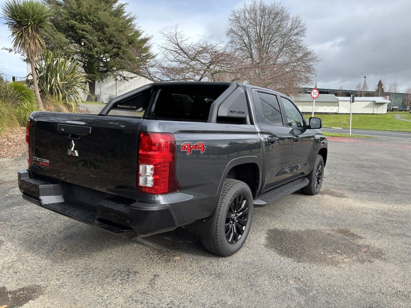 2026 Mitsubishi Triton DC GLX SPORT 4WD 6AT AUT... image 5
