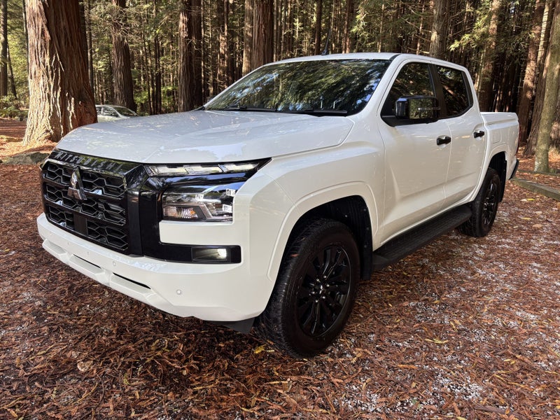 2026 Mitsubishi Triton DC GLXR 4WD image 3