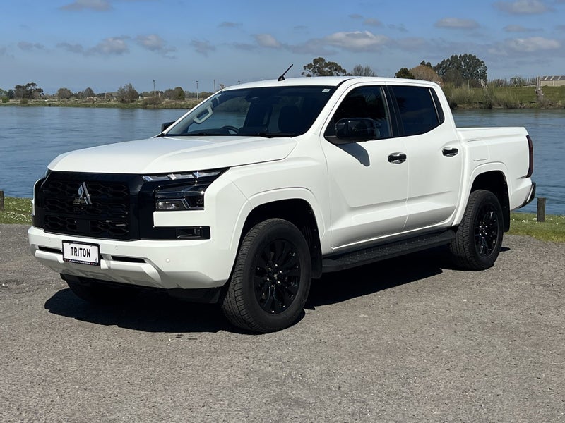 2026 Mitsubishi Triton DC GLXR 4WD 6AT image 3