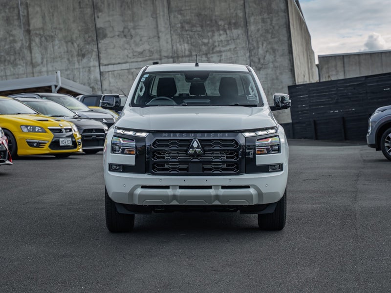 2026 Mitsubishi Triton Dc Glxr 4Wd 6At 2.4D image 3