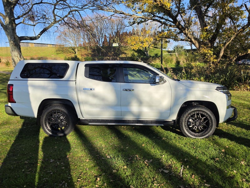 2026 Mitsubishi Triton DC GLXR 4WD 6AT 2.4D image 2