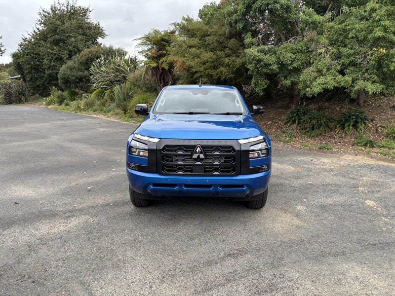 2026 Mitsubishi Triton DC GLXR 4WD 6AT 2.4D AUT... image 2