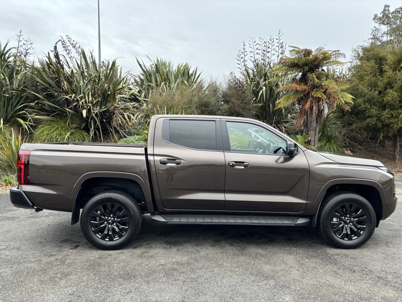 2026 Mitsubishi Triton DC GLXR 4WD 6AT 2.4D AUT... image 4