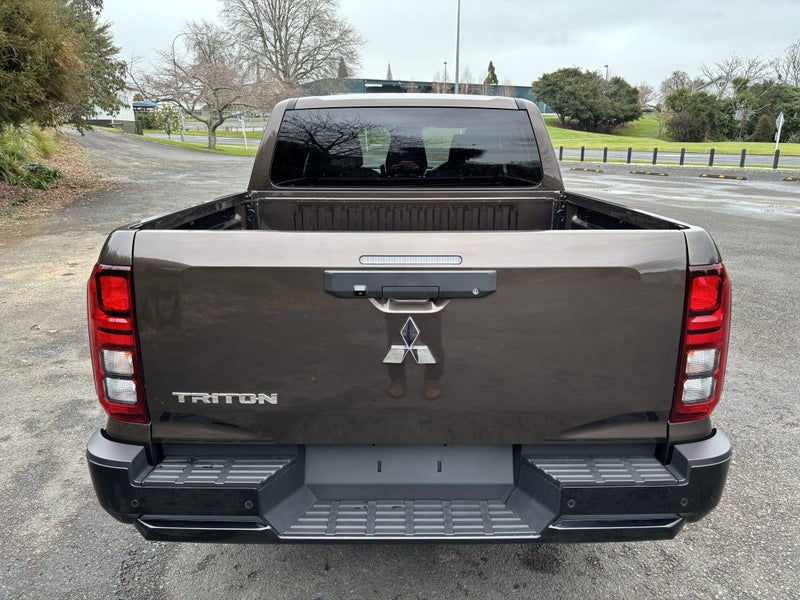 2026 Mitsubishi Triton DC GLXR 4WD 6AT 2.4D AUT... image 5