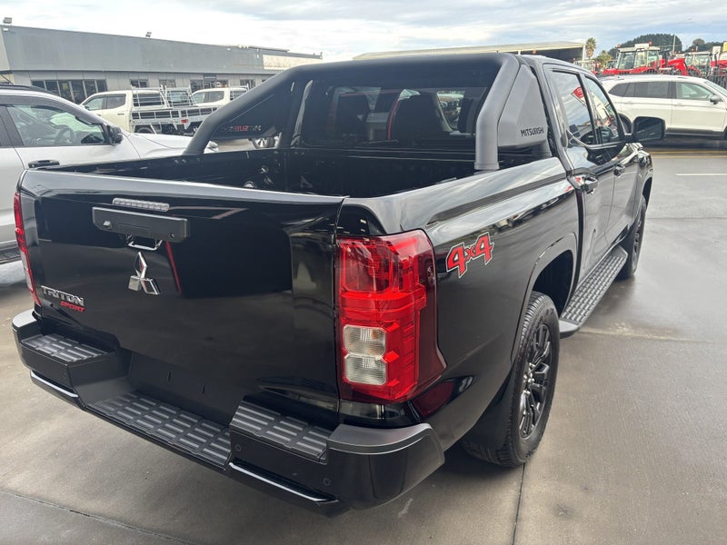 2026 Mitsubishi Triton DC GLXS 4WD image 3